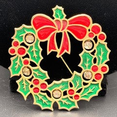 Vintage Christmas Wreath Brooch Pin Red Bow Rhinestones Gold Tone Holiday 2″