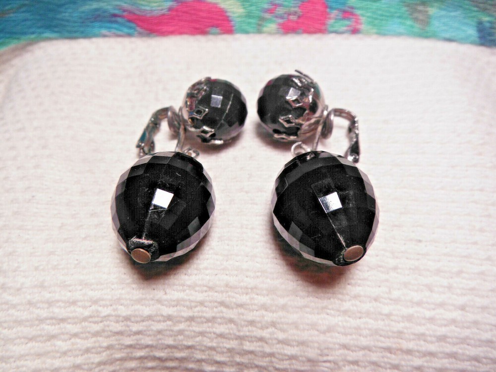 DALSHEIM EARRINGS ~ VINTAGE PAIR OF DALSHEIM CLIP ON EARRINGS ~ CIRCA 195Os.