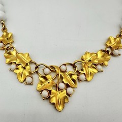 Vtg Grape Leaf Vine Necklace Brushed Matt Gold Plated Signed