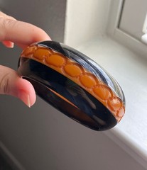 Vintage Chunky Halloween Alligator Carved Laminated Bakelite Bangle Bracelet