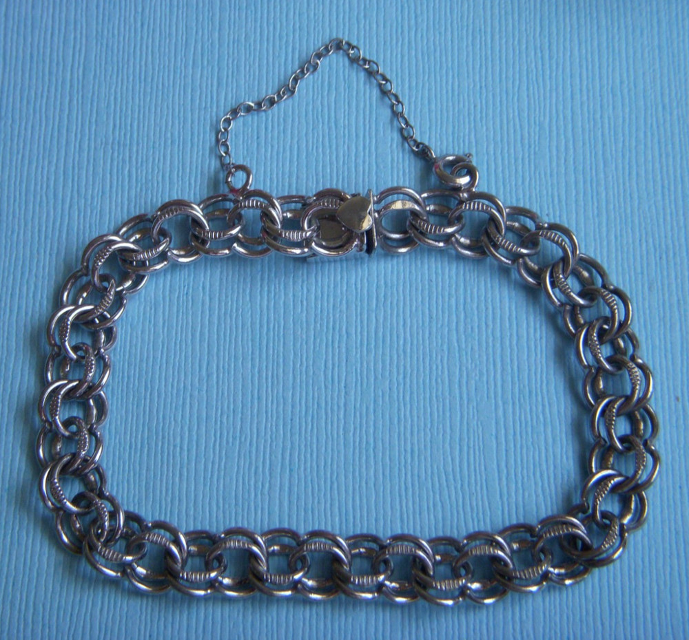 Vintage Elco 7 1/4″ double link box clasp sterling charm bracelet