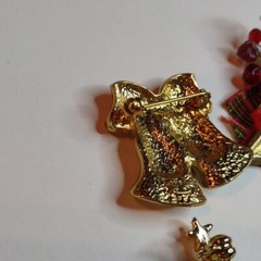 Vintage Christmas Brooches Trees / Bells / Santa / Poinsettia pins lot Of 6