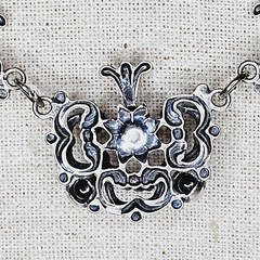 Vintage Mid-Century MN 835 Silver Traditional Floral Design 3D Necklace