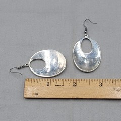 Vintage Mother of Pearl Flower Inlay Mexico Pierced Earrings Silver tone 1 5/8″