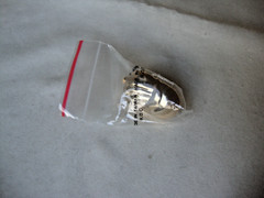 VTG RETRO MOD SCALLOPED SHELL GOLD TONE HINGED W/SAFETY CATCH DRESS/SCARF CLIP