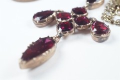 ANTIQUE ENGLISH GEORGIAN 9K GOLD FLAT CUT GARNET LAVALIERE PENDANT c1820
