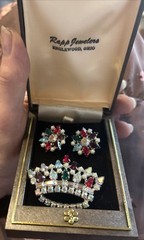 Vtg B.David Crown Multi RS Brooch & Clip On Earrings Euc