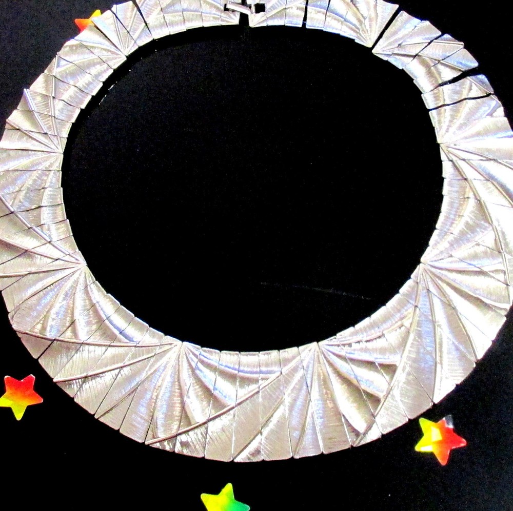 VTG RUNWAY UNSGND LES BERNARD EGYPTIAN SILVER TEXTURED COLLAR NECKLACE EXC