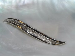 Estate Simple but Classy Monet Signed Long Silvertone Swirl w Etched Center Pin