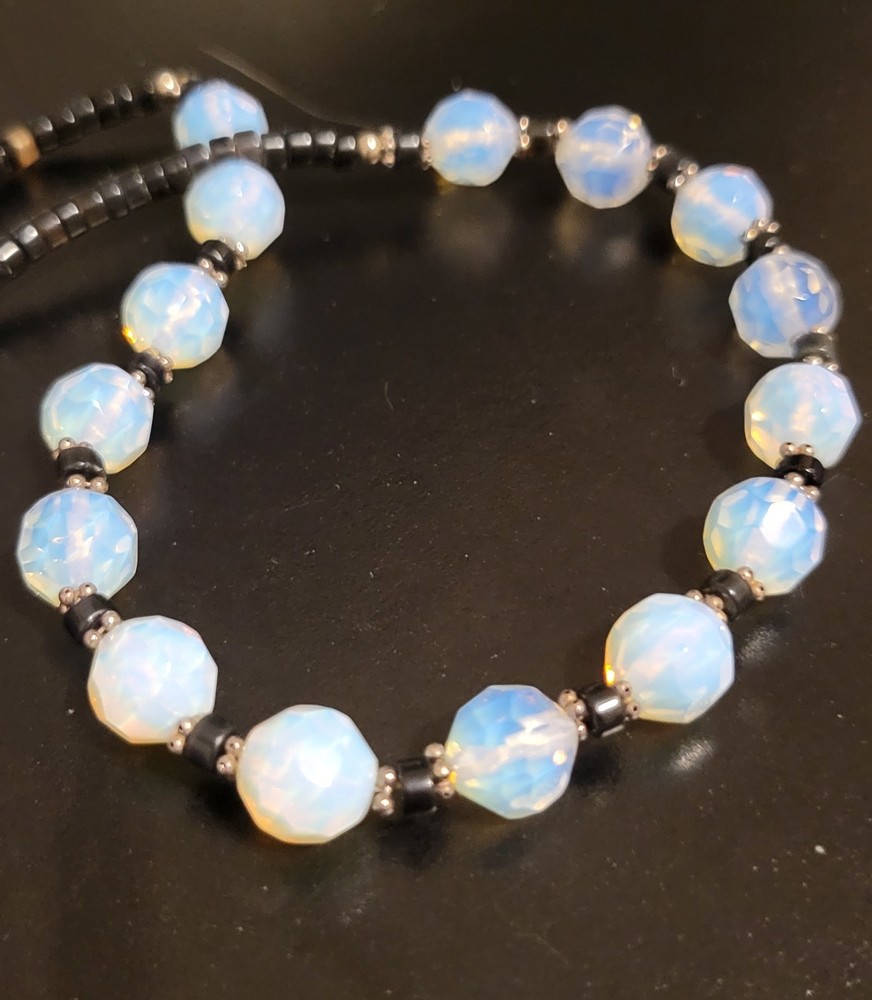 Vintage Fauceted Opalite And Black Onyx Bead Choker Necklace Iridescent Glass