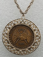 Gold-Tone Necklace Bicentennial Liberty Bell Double Sided Pendant 1776-1976 24″