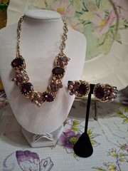 Beautiful Vintage Kafin NY Purple/Pink Faceted Stones, Pearls & Bead Necklace