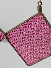 VTG Hot Pink Geometric Metal Mesh 80s Retro Art Deco Brutalist Dangle Earrings