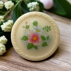 Avon Spring Bouquet Floral Brooch Pin Ceramic Flower Cottage Garden Porcelain
