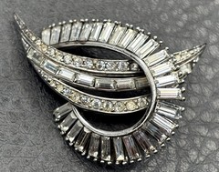 Vintage High End Celestial Crescent Silver Tone Baguette Rhinestone Brooch Pin