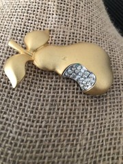 Vintage Gold Tone Tona Rhinestone Pear Bite Brooch Pin Matte Fruit Brushed