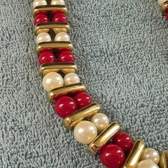 Vintage Red & White Beaded Faux Pearl Gold Tone Choker Necklace, Snap Close 19″