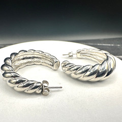 Vintage Y2K Twisted Hoop Earrings Silver Tone Wide Croissant Women’s jewellery