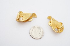 Vintage Clip On Earrings Gold Tone Rhinestone V5