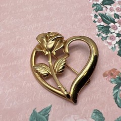 Vintage RDC Brushed Glossy Gold Tone Rose Heart 1 3/4” Brooch Pin 4859