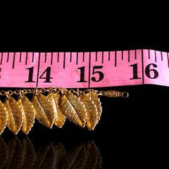 Vintage Napier Gold Tone Leaf Charm Cha Cha Choker Necklace 16in