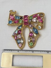 Vintage Unsigned Hollycraft 1957 Style Bow Brooch Pin Multi Color Rhinestone Pas
