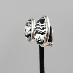 Vintage Black White Marbled Cabochon Clip on Earrings Silver tone Drop 1 1/8″
