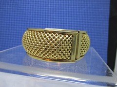 1969 Vintage Sarah Cov Cosmopolitan Mesh Bracelet Bangle Gold Plate Signed