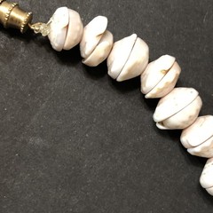 Puka Shell Necklace Hawaiian Lei Graduated 9 mm to 17 mm 17 in Length – Vintage