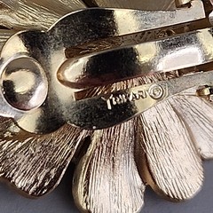 Vintage Trifari Clip On Flower Earrings Brushed Gold Tone 1″