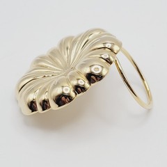 Jeri Lou Gold Tone Floral Like Curved Ridge Gold Tone Vintage Scarf Ring Clip
