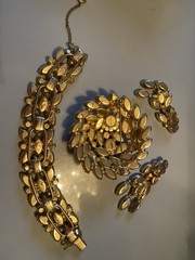 Vtg Juliana D&E Peacock Blue Rhinestone Bracelet Brooch Earring Set Book Piece