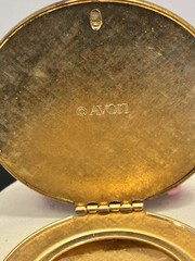 Vintage 1977 Avon Floralpoint Needlepoint Locket Compact Pendant Gold Tone 2″