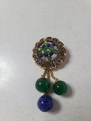 Vintage Tiny Blue Green Cabochon Gold Ton Brooch 2.5 Inch