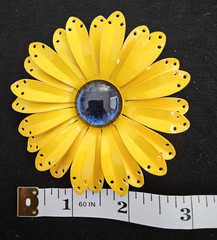 Vtg Yellow Enamel Blue Cabochon Layered Daisy Flower Brooch Pin 3″ Mod 60s Retro