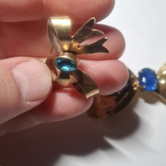 Lot Of Vintage 1940s Coro Pegasus Gold Tone Blue Rhinestone Bow Lapel Pin Brooch
