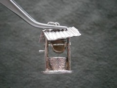 TJH Large Wishing Well with Offset Roof Vtg Sterling Silver Charm Pendant 5.0g