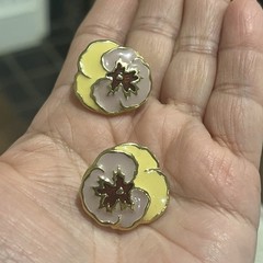 Vintage Gold Tone Lavender and Yellow Enamel Pansy Clip-on Earrings