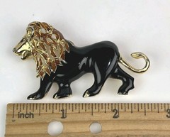 Lion Brooch Pin Gold Tone Black Enamel Cutout Mane 2 3/4″ (L) 1 3/4″ (H) VTG EX