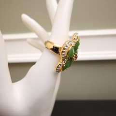 Joan Rivers ring green flower imitation jade clear crystals vintage signed Size7