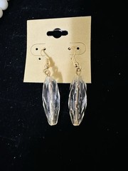 Vintage White Clear Plastic Lucite Costume Jewelry Set Necklace & Earrings