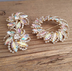 Vintage Gold Tone Rhinestones AB Brooch Pin Clip On Earrings Set Wreath Flowers