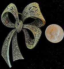 Stunning VINTAGE Large Antique Silver Tone Bow Brooch Estate Piece- GORGEOUS!