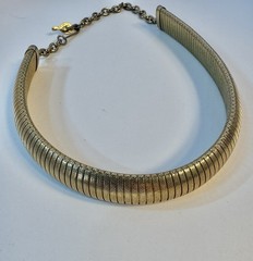 Sarah Coventry Omega Stretch Choker Necklace Gold Tone Adjustable Length