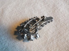 Beautiful Brooch Pin Dark Silver Tone Clear Rhinestones 1 1/2″ x 3/4″ CUTE