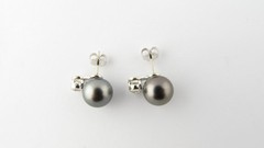 Vintage 14 Karat White Gold Black Pearl and Diamond Earrings #3318