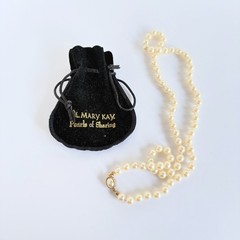 Vintage Mary Kay Pearls of Sharing Necklace with Original Velvet Pouch 1990s MCM