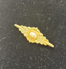 Vintage-Gold Tone Rhinestone & Faux Pearl Brooch/Pin