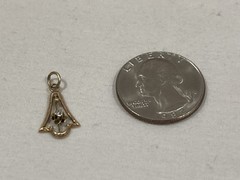 Vintage 14k Solid Yellow Gold Bell Shape Flower Pendant Accent Diamond 0.68g