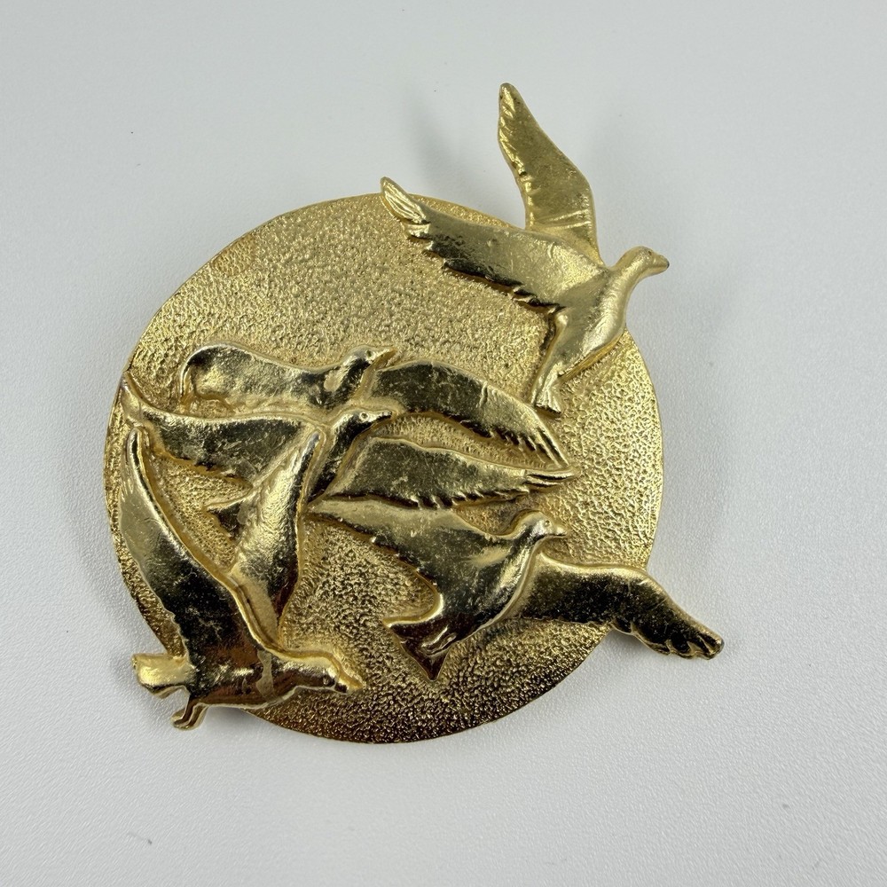Gold-tone Seagulls In Flight and Sun Brooch Pin Jewelry Marked AJ.C.